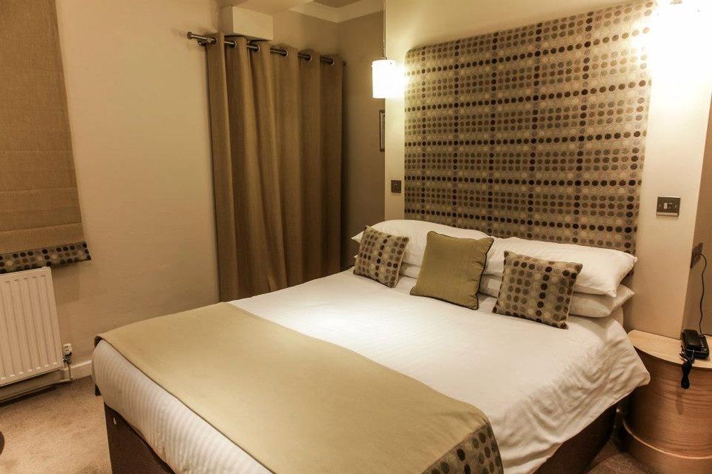Gwesty'R Emlyn Hotel Newcastle Emlyn Esterno foto