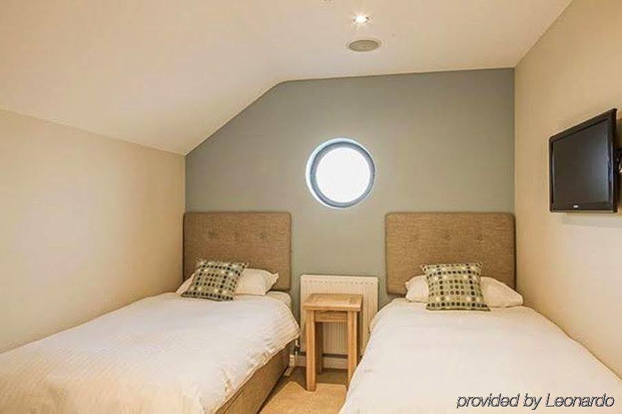 Gwesty'R Emlyn Hotel Newcastle Emlyn Esterno foto