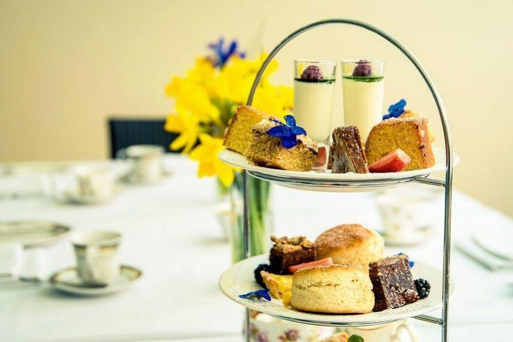 Gwesty'R Emlyn Hotel Newcastle Emlyn Esterno foto