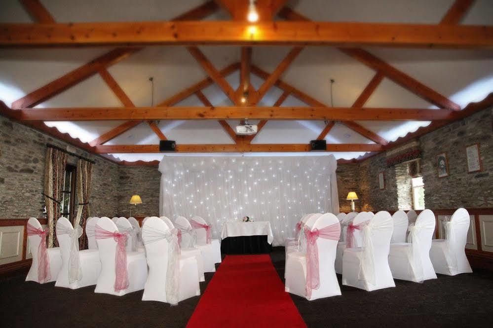 Gwesty'R Emlyn Hotel Newcastle Emlyn Esterno foto