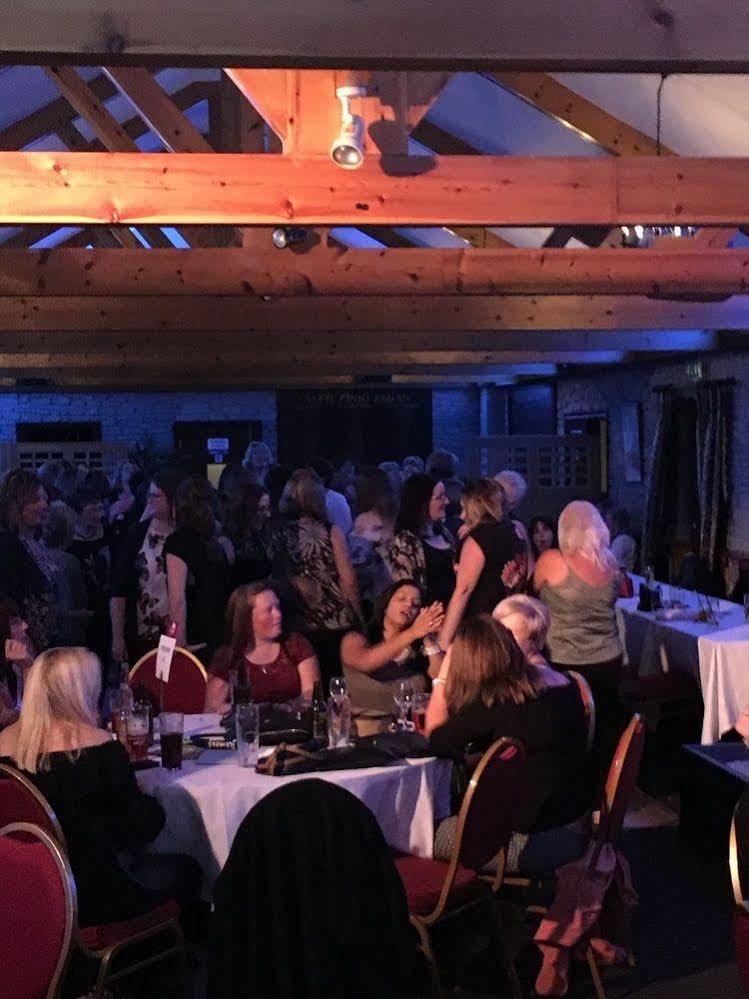 Gwesty'R Emlyn Hotel Newcastle Emlyn Esterno foto