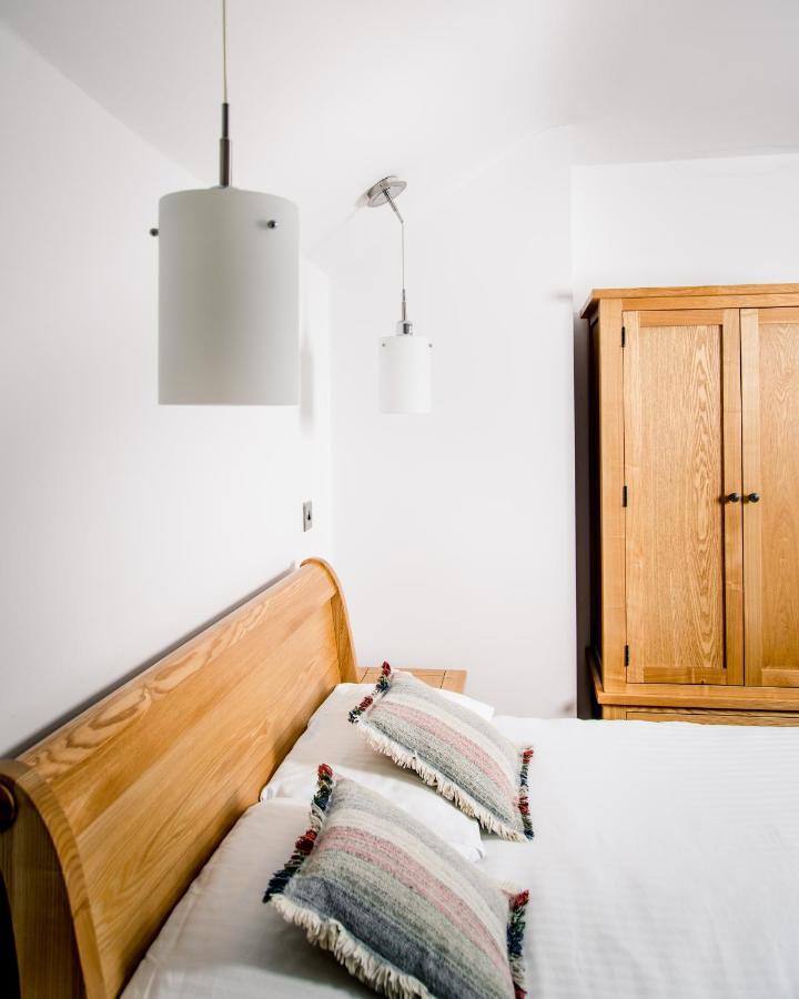 Gwesty'R Emlyn Hotel Newcastle Emlyn Esterno foto