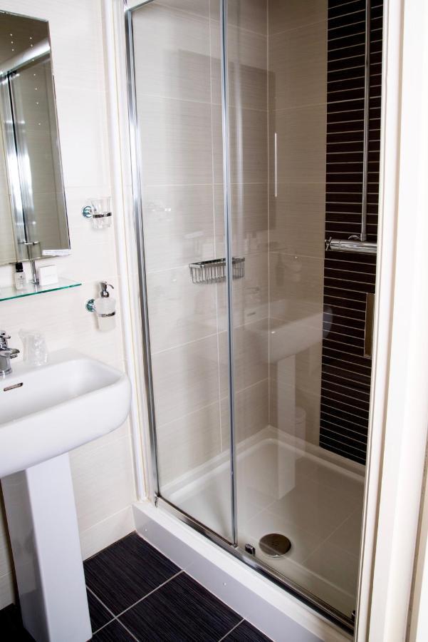 Gwesty'R Emlyn Hotel Newcastle Emlyn Esterno foto