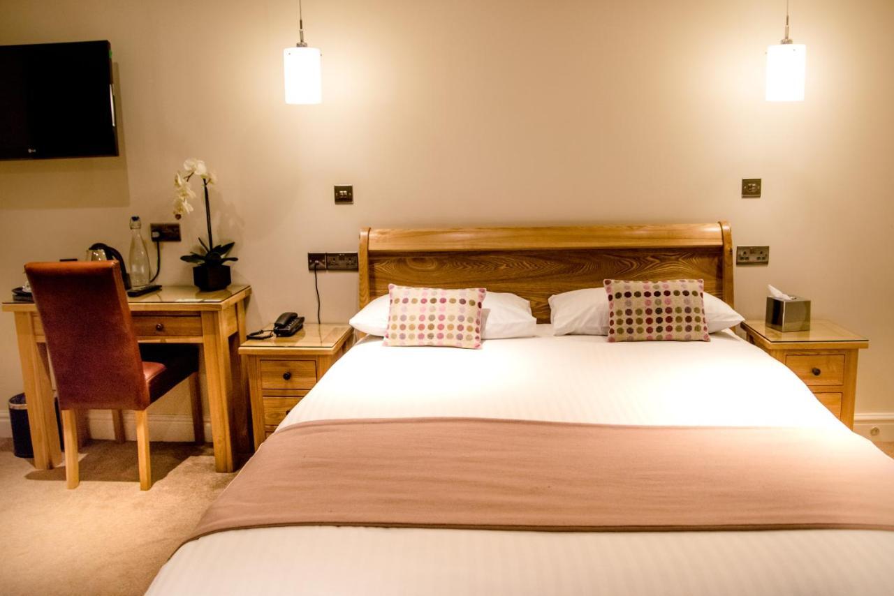 Gwesty'R Emlyn Hotel Newcastle Emlyn Esterno foto