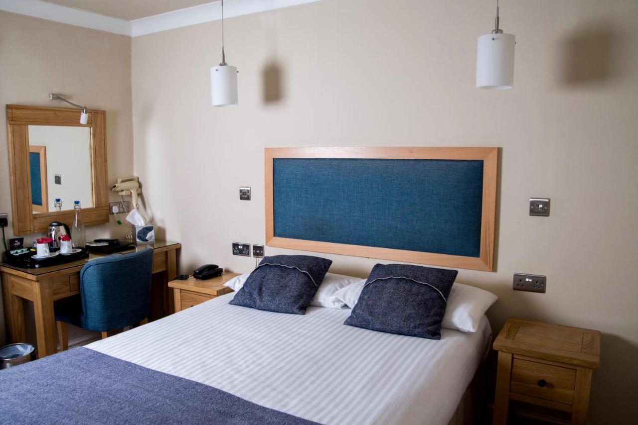 Gwesty'R Emlyn Hotel Newcastle Emlyn Esterno foto